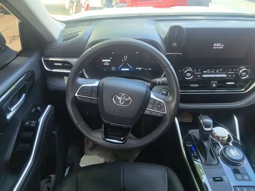 Toyota Highlander 2024 2.5L Smart Hybrid 4WD Luxury 7-seater фото 3