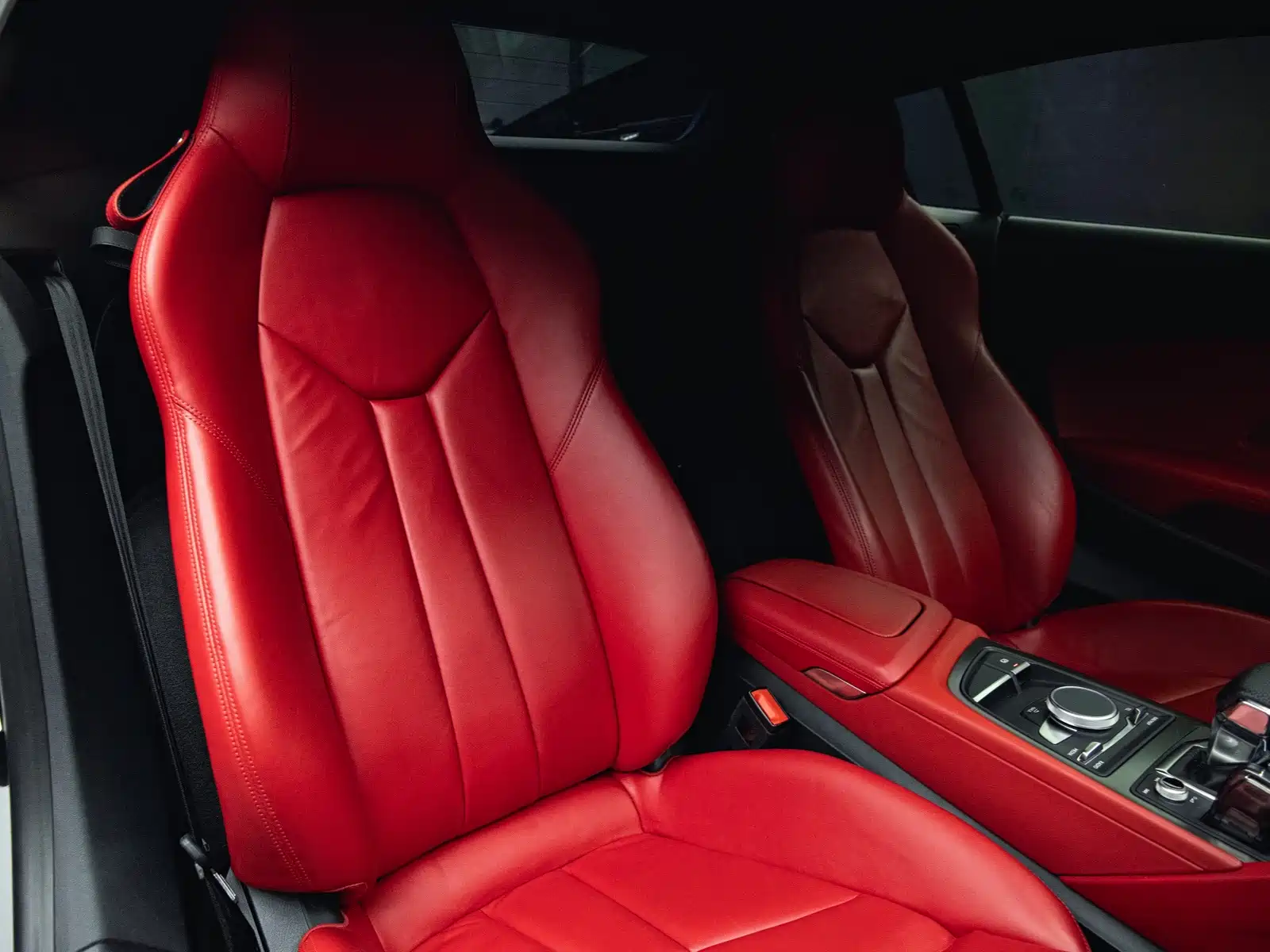 Фото 22 - Audi R8