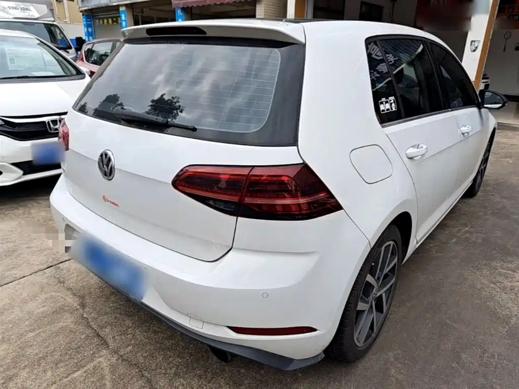 Volkswagen Golf 2018 230TSI Automatic Luxury фото 7