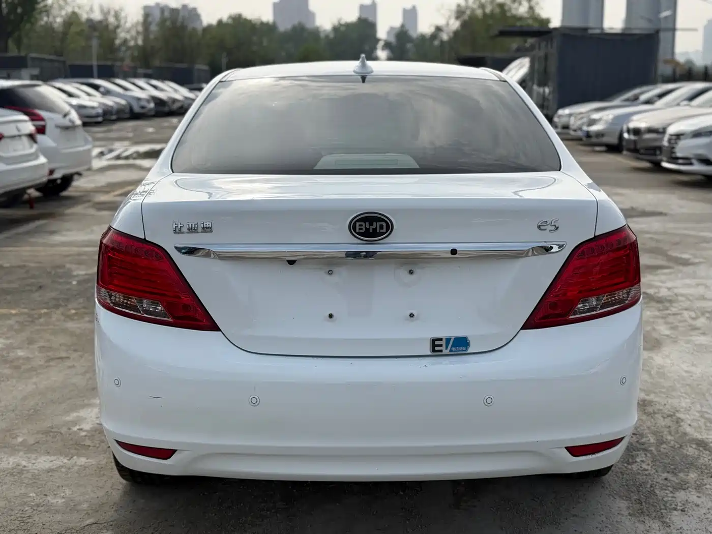 BYD E5