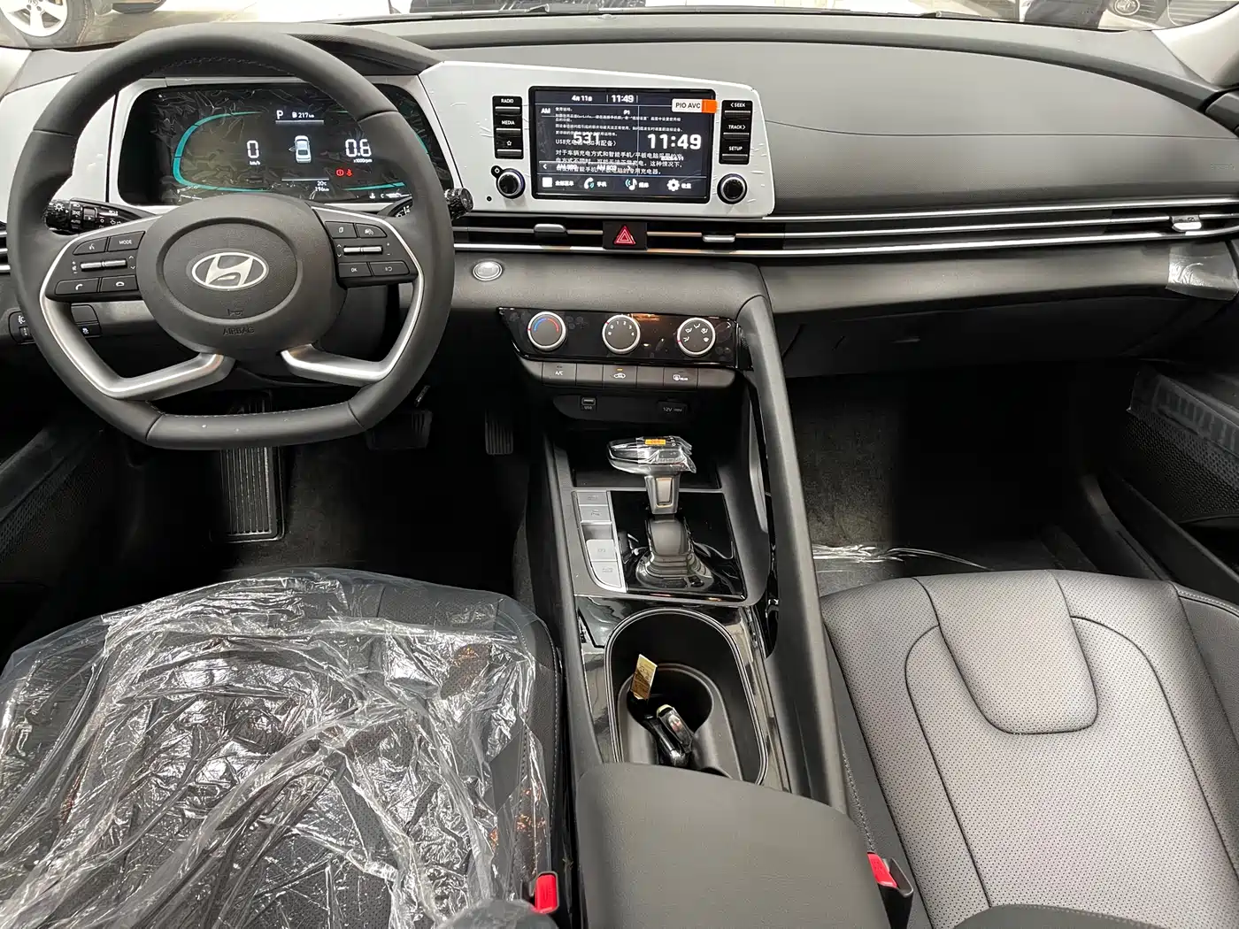 Hyundai Elantra 2023 1.5L CVT GLX Elite Edition фото 9