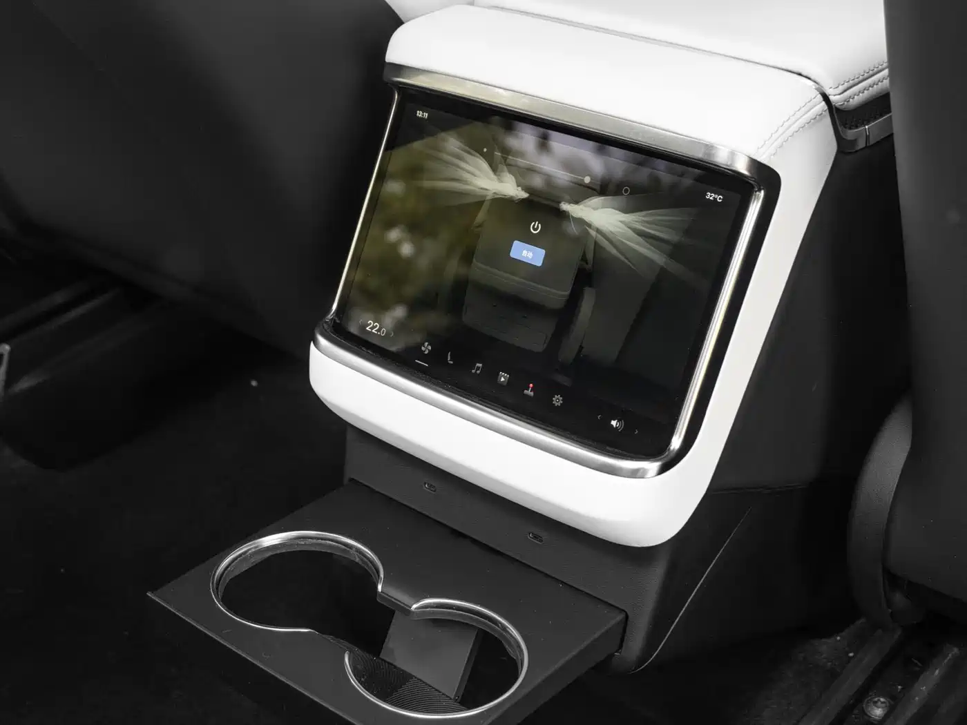 Tesla Model X 2023 Tri-motor AWD Plaid фото 13