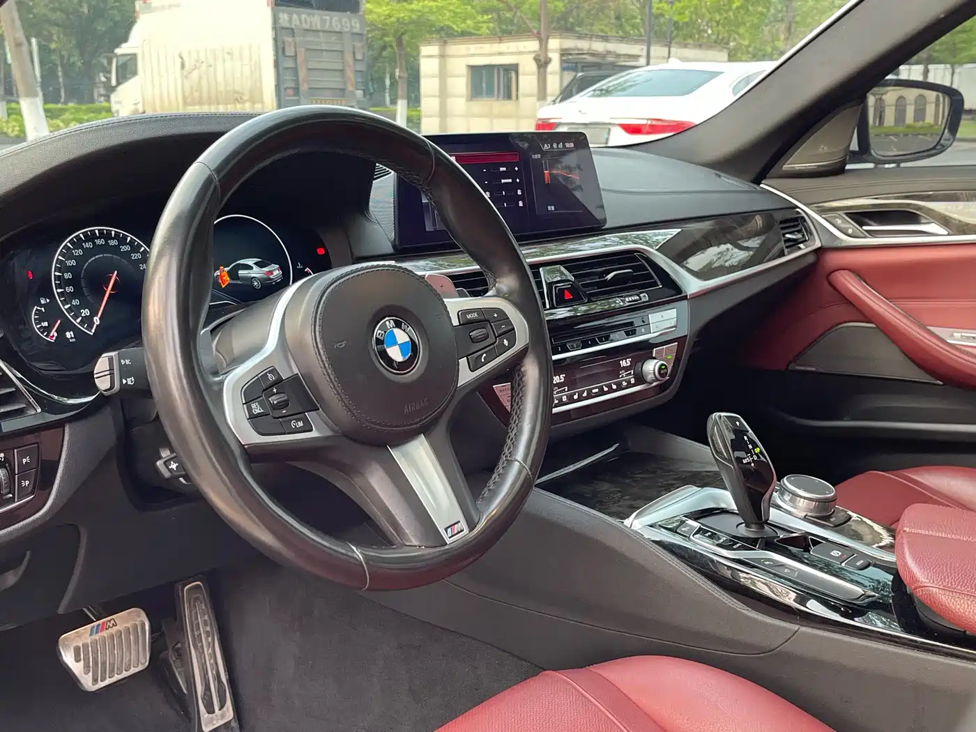 BMW 5 Series 2019 530Li Premium M Sport Package фото 23