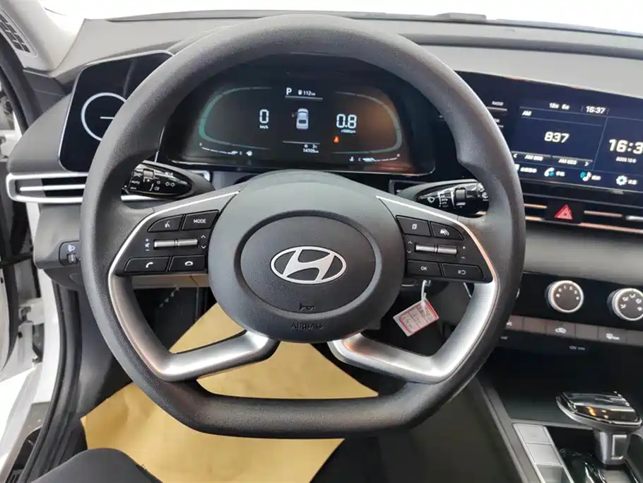 MODERN ELANTRA