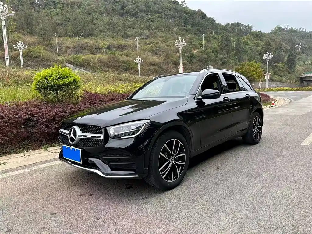 MERCEDES-BENZ GLC