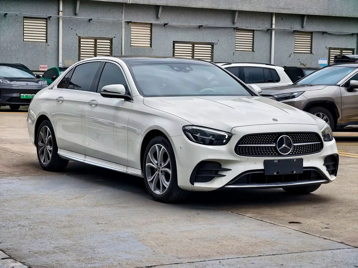Mercedes-Benz E-Class 2023 Facelift E 300 L Sport Luxury фото 4