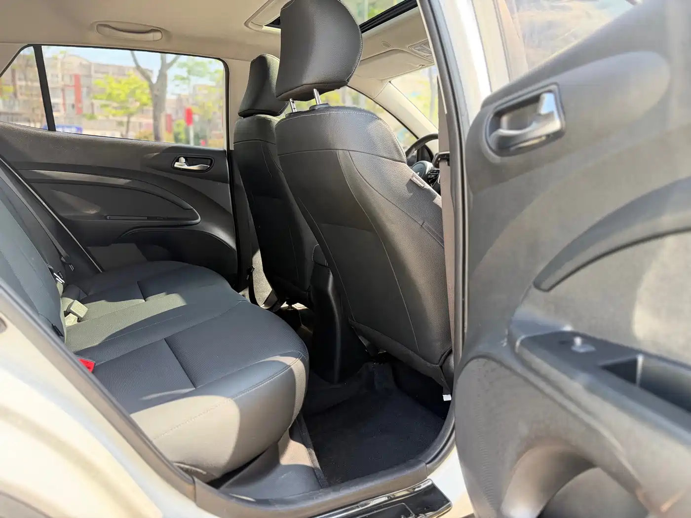 Kia KX1 2021 1.4L CVT Sunroof Version фото 10
