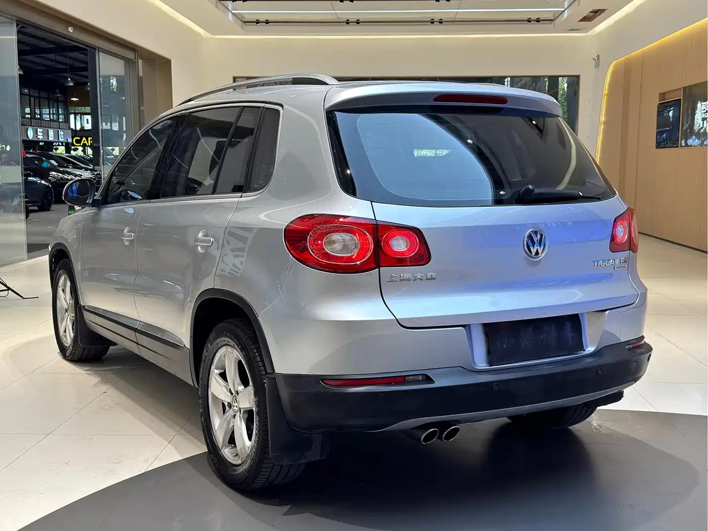 Volkswagen Tiguan 2010 2.0TSI Automatic 4WD Elite фото 17