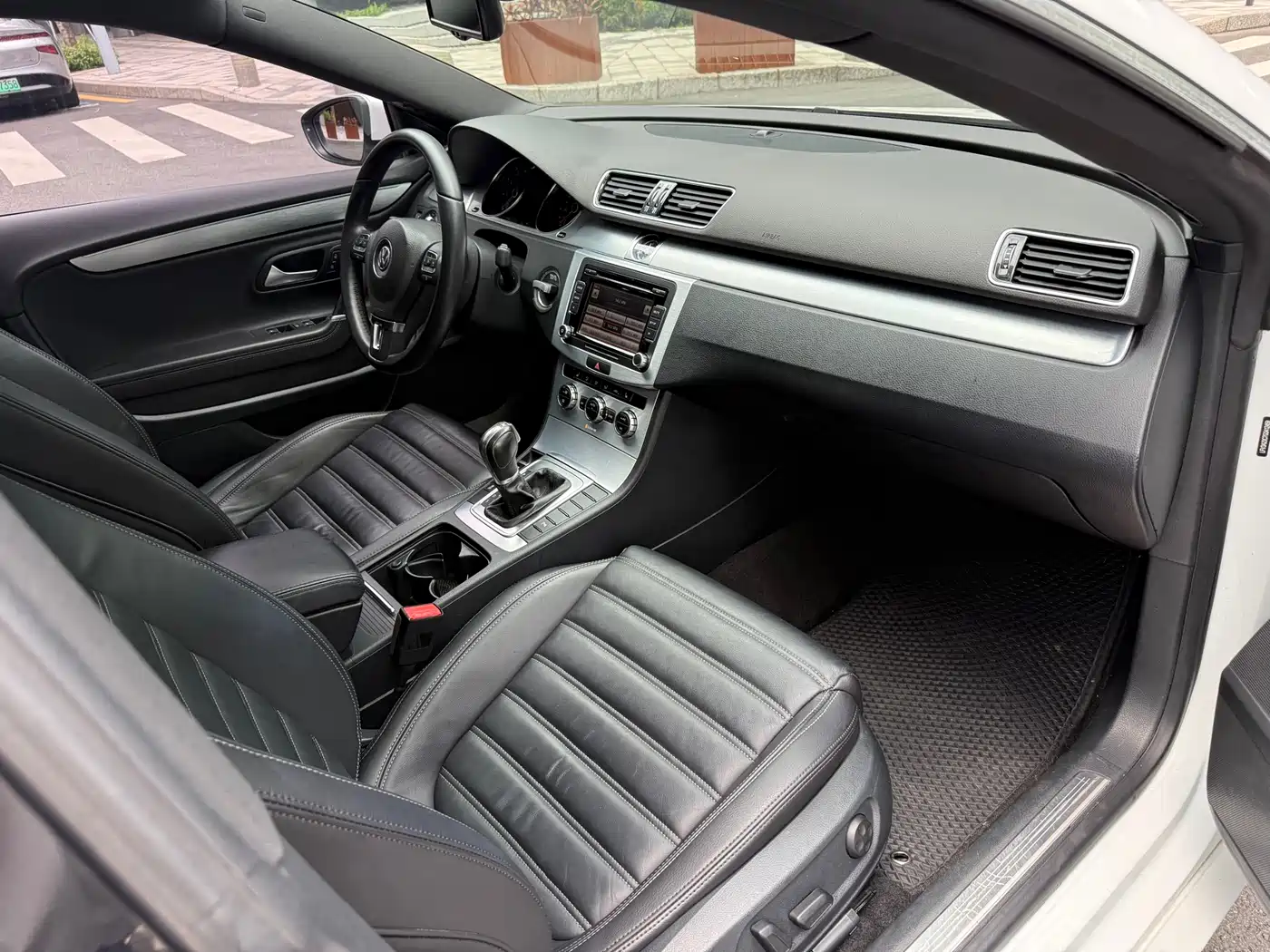 Volkswagen FAW-Volkswagen CC 2016 Model 1.8TSI Premium фото 15