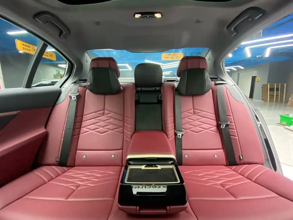 BMW 5 Series 2025 530Li Premium M Sport Package фото 22