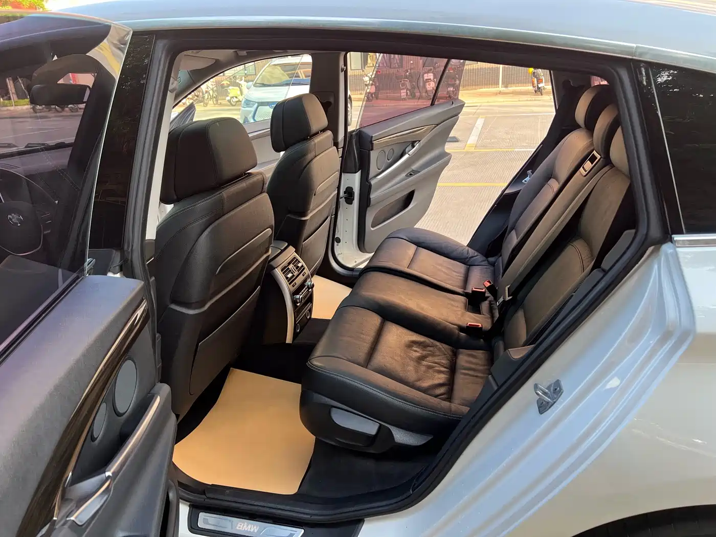 BMW 5 Series GT 2015 528i Luxury фото 6