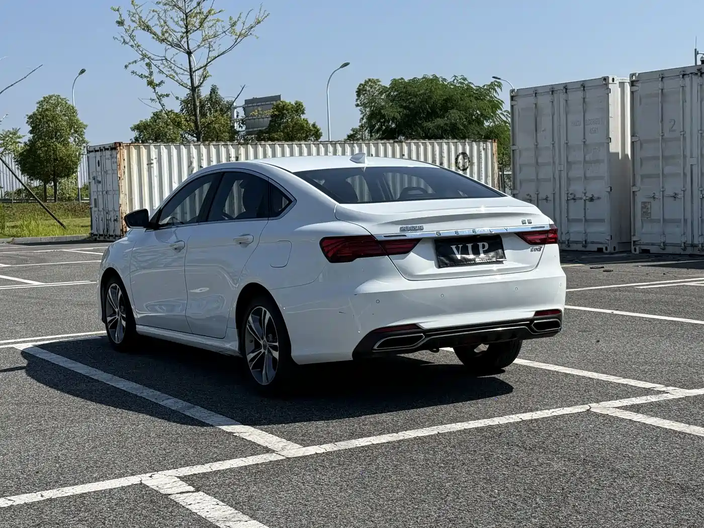 Фото 13 - Geely Binrui