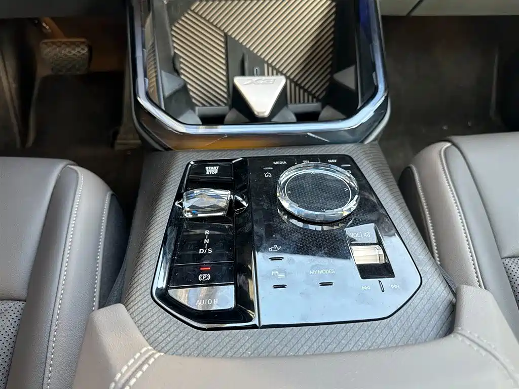 BMW X3 2025 xDrive30L Premium M Sport Package фото 10