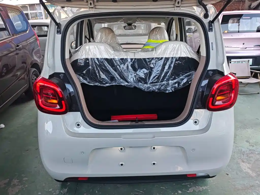 Wuling Motors Hongguang MINIEV 2026 2025 4-Door Advanced