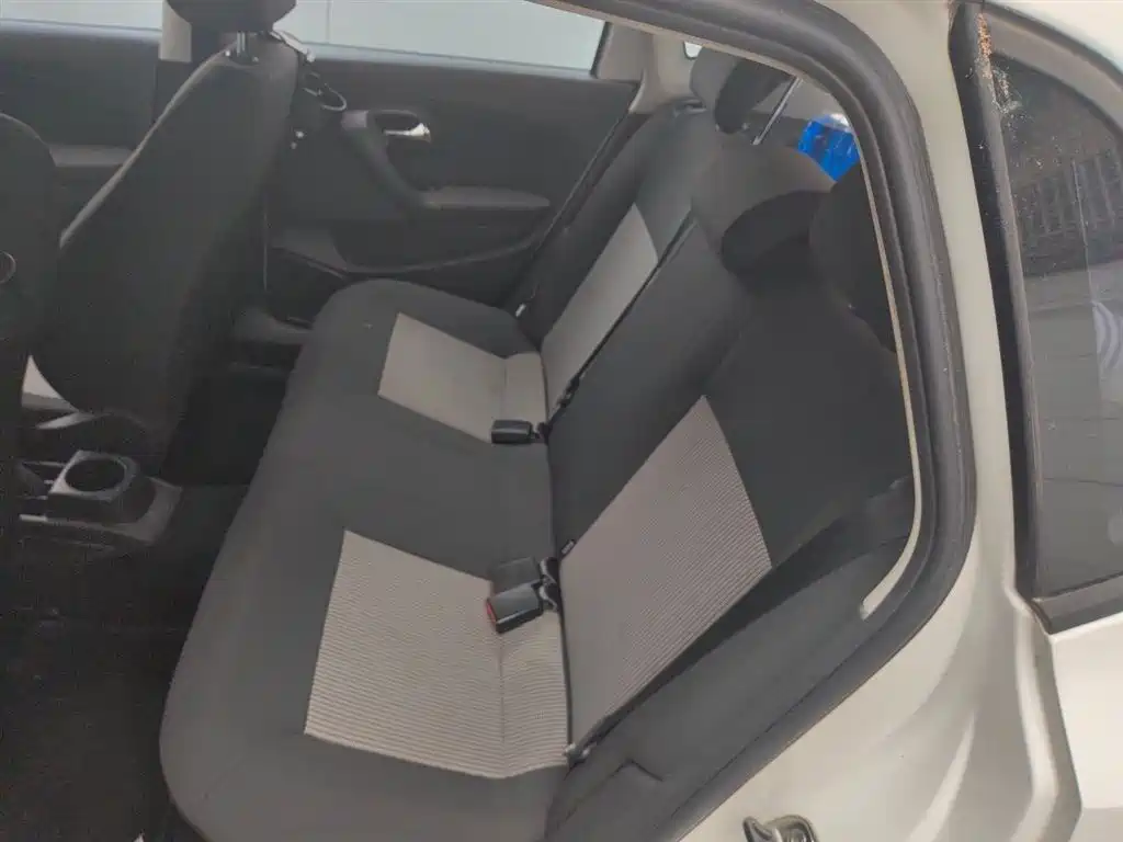 Volkswagen Polo 2016 1.4L Manual Trend фото 18