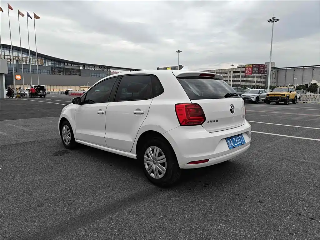 Volkswagen Polo 2018 1.5L Auto Safe Drive фото 3