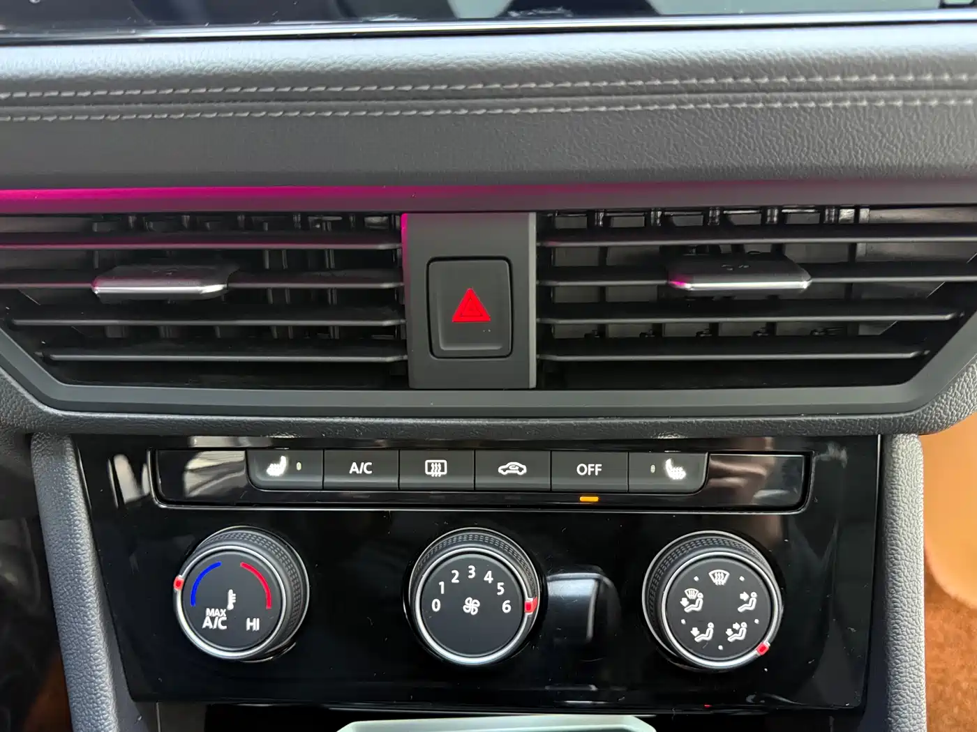 Volkswagen Sagitar 2021 280TSI DSG Surpassing Edition фото 14