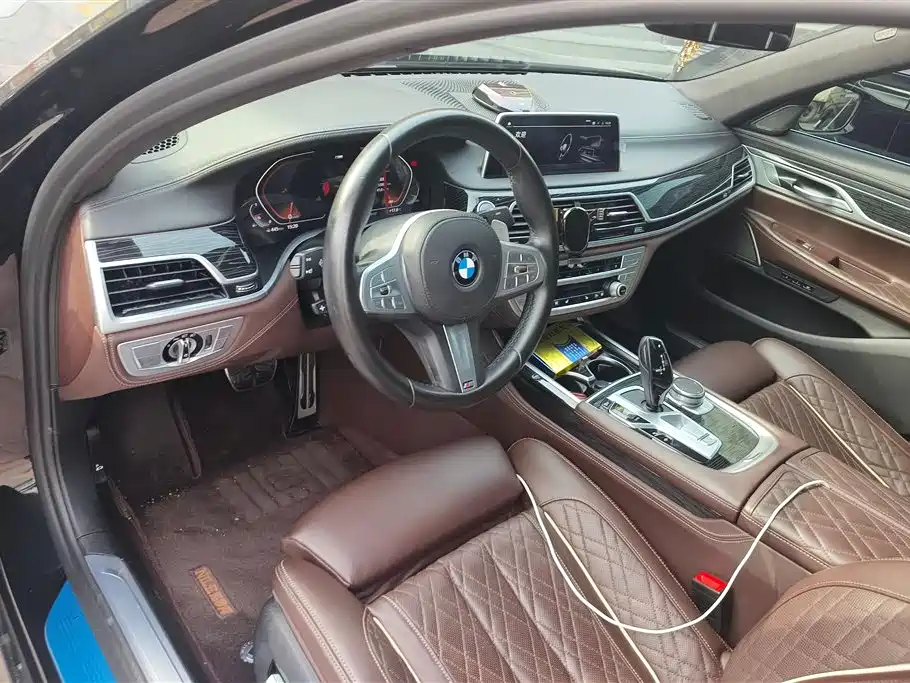 BMW 7 SERIES
