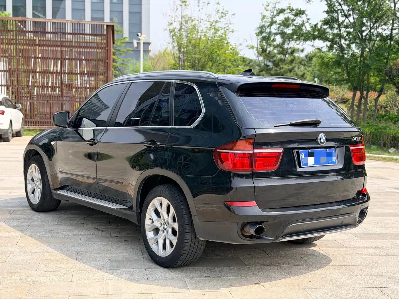 BMW X5 (Import) 2011 xDrive35i Leading Edition фото 4