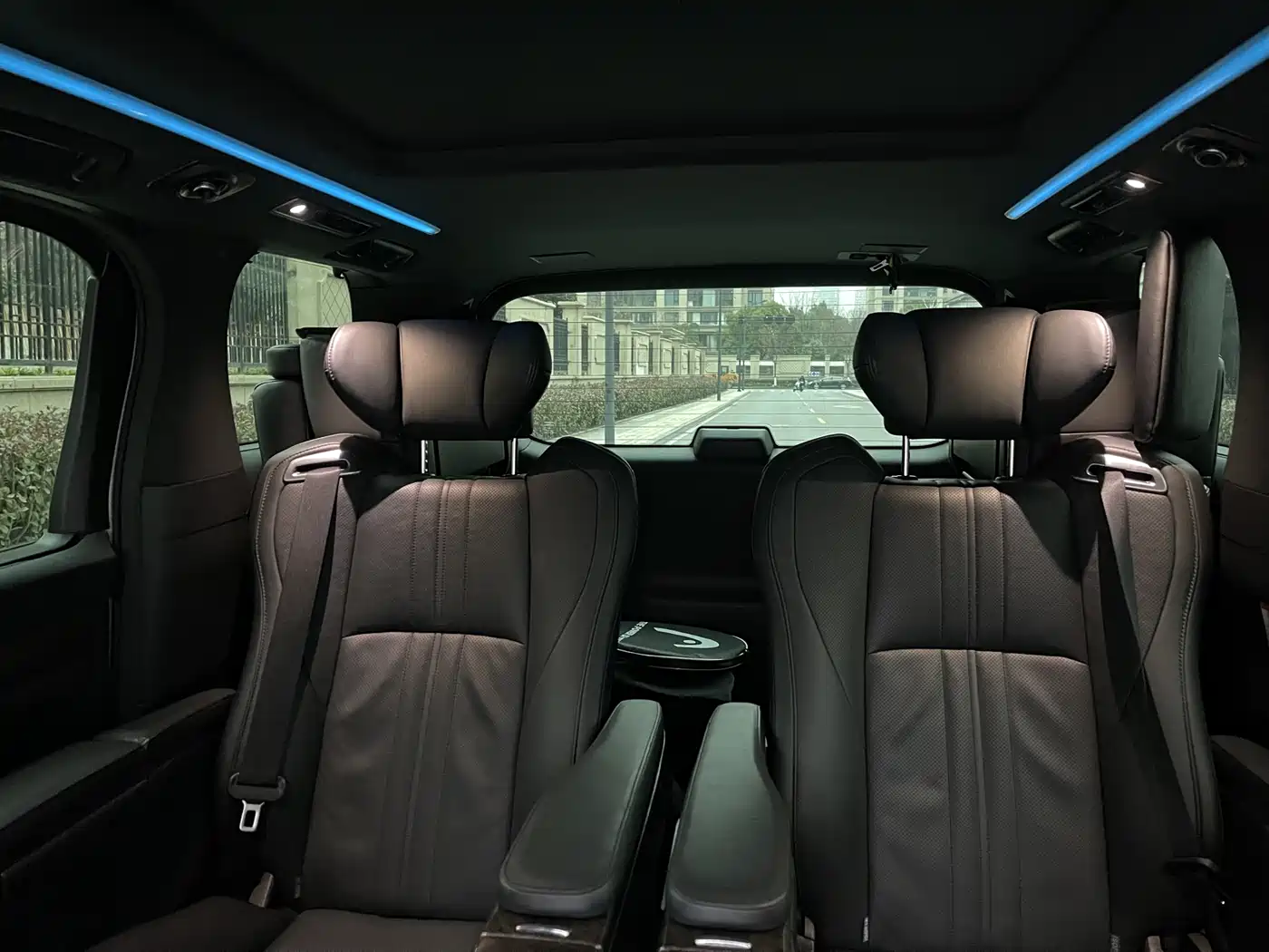 Toyota Vellfire 2019 Hybrid 2.5L HV Premium Edition фото 18