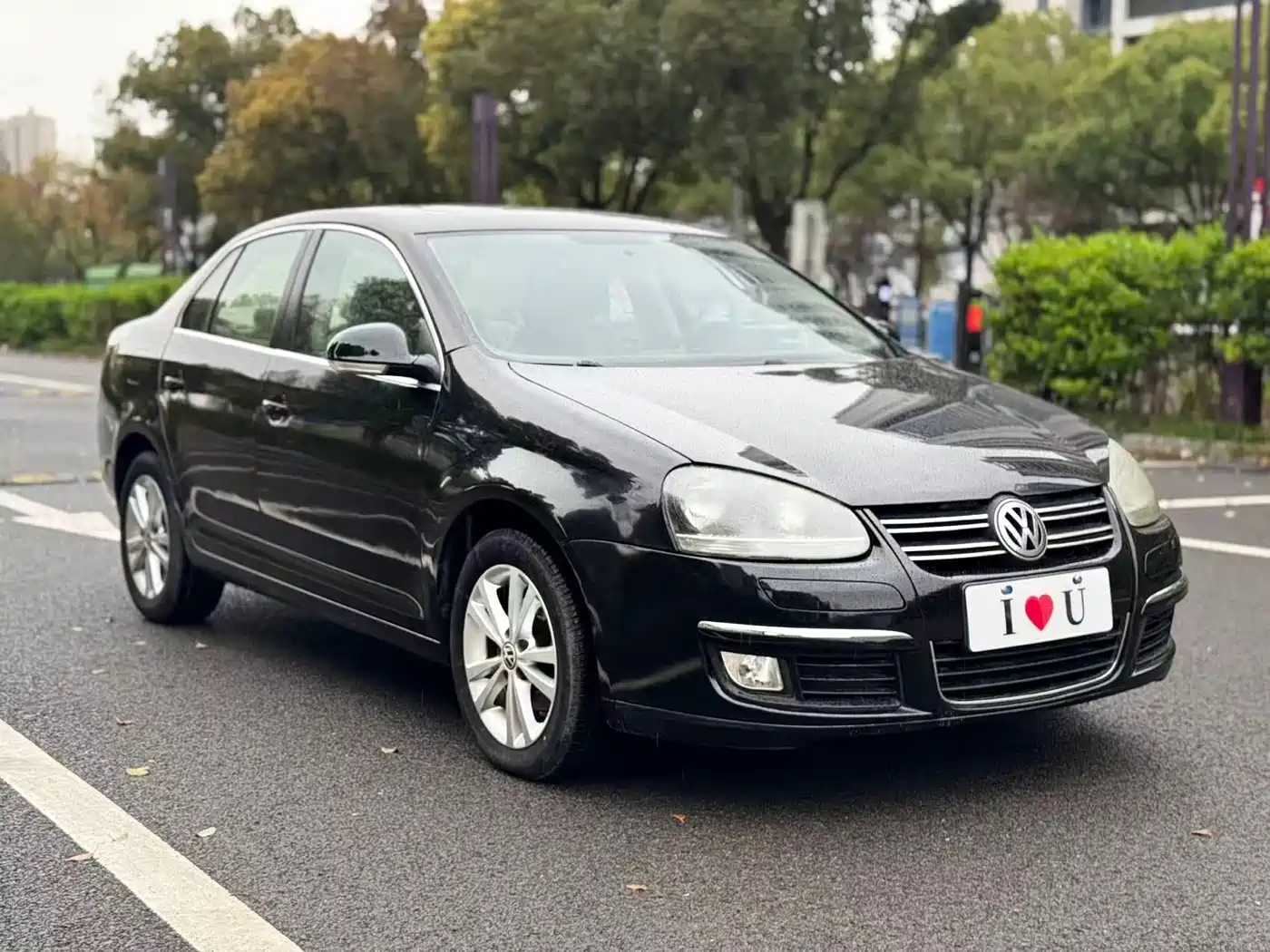 Volkswagen Sagitar 2011 1.6L Automatic Fashion фото 3