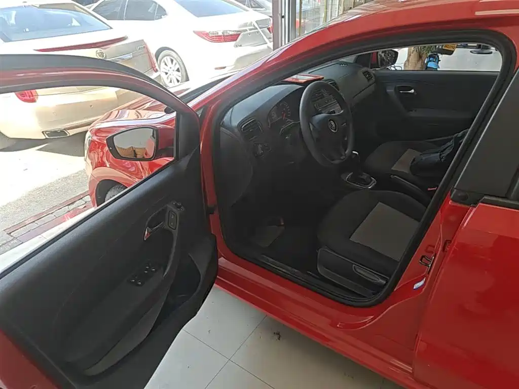 Volkswagen Polo 2018 1.5L Auto Safe Drive фото 16