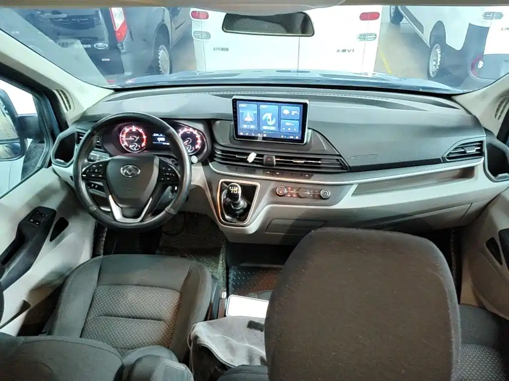 SAIC Maxus Xintu V90 2020 2019 2.0T Manual Zhiduo Star FWD Single Tire Short Wheelbase Medium Roof 6-Seater