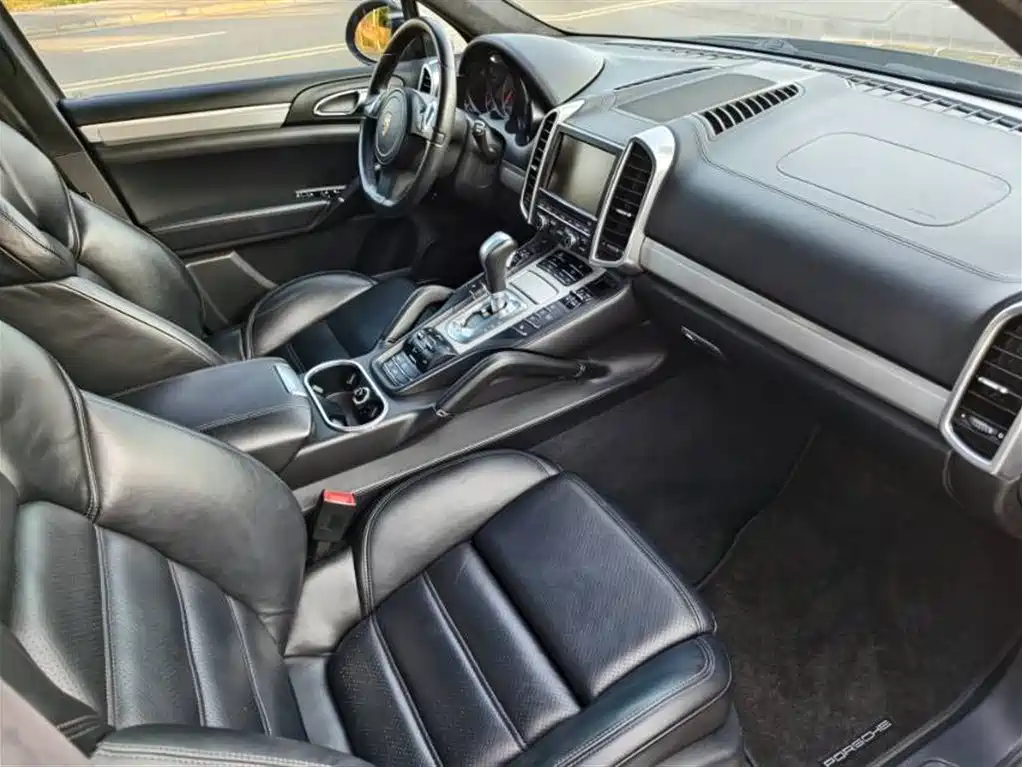 Porsche Cayenne 2011 Cayenne Turbo 4.8T фото 13