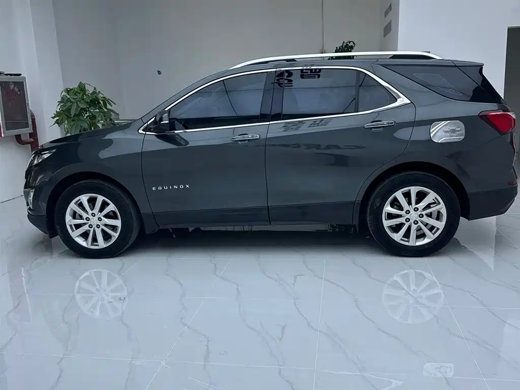Chevrolet Equinox 2018 550T Automatic 4WD Guardian Edition фото 8