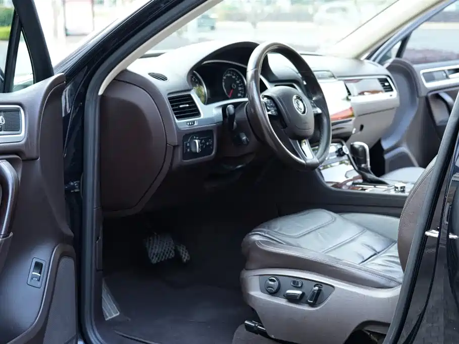 Volkswagen Touareg 2014 3.0TSI New Edge Edition фото 20