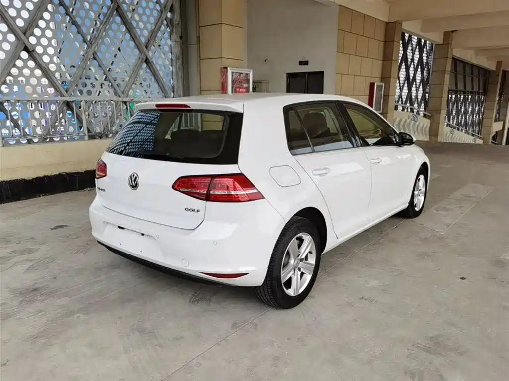 Volkswagen Golf 2016 1.6L Automatic Comfort фото 7