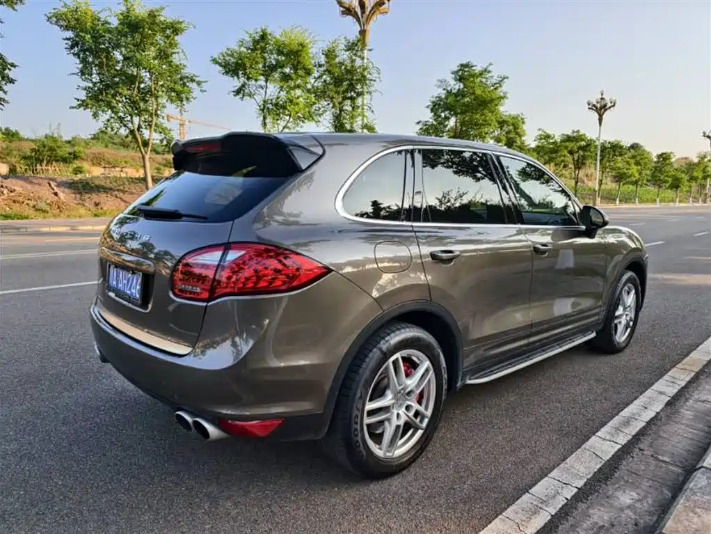 Porsche Cayenne 2011 Cayenne Turbo 4.8T фото 6
