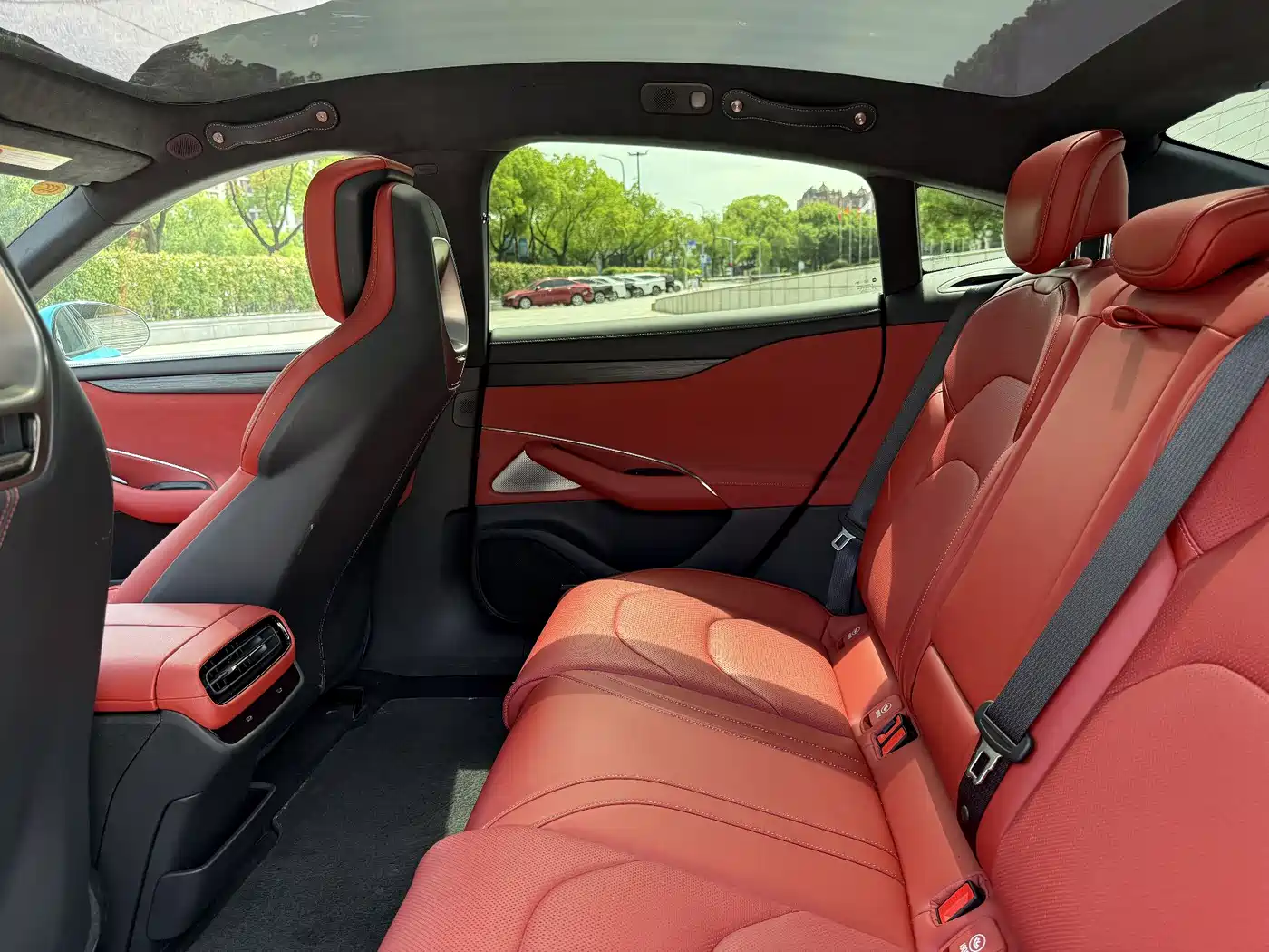 Xiaomi Auto Xiaomi SU7 2024 AWD Extended Range Advanced Smart Driving Max Edition фото 7