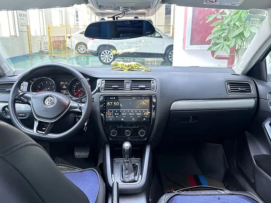 Volkswagen Sagitar 2015 230TSI Automatic Comfort фото 13