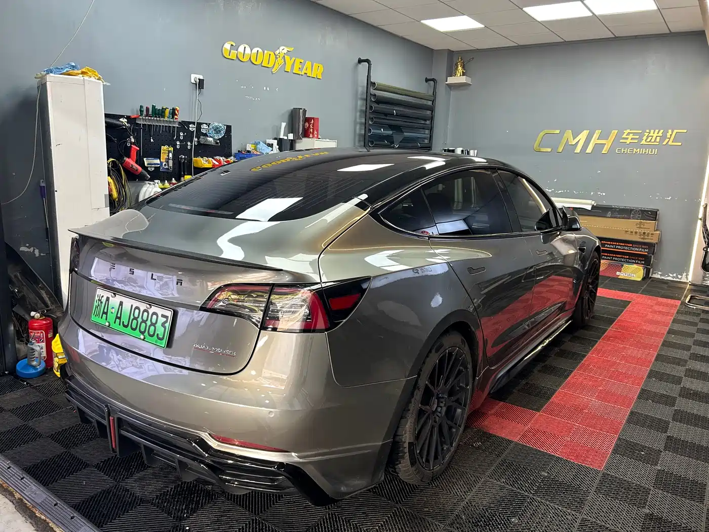 TESLA MODEL 3 (IMPORTED)