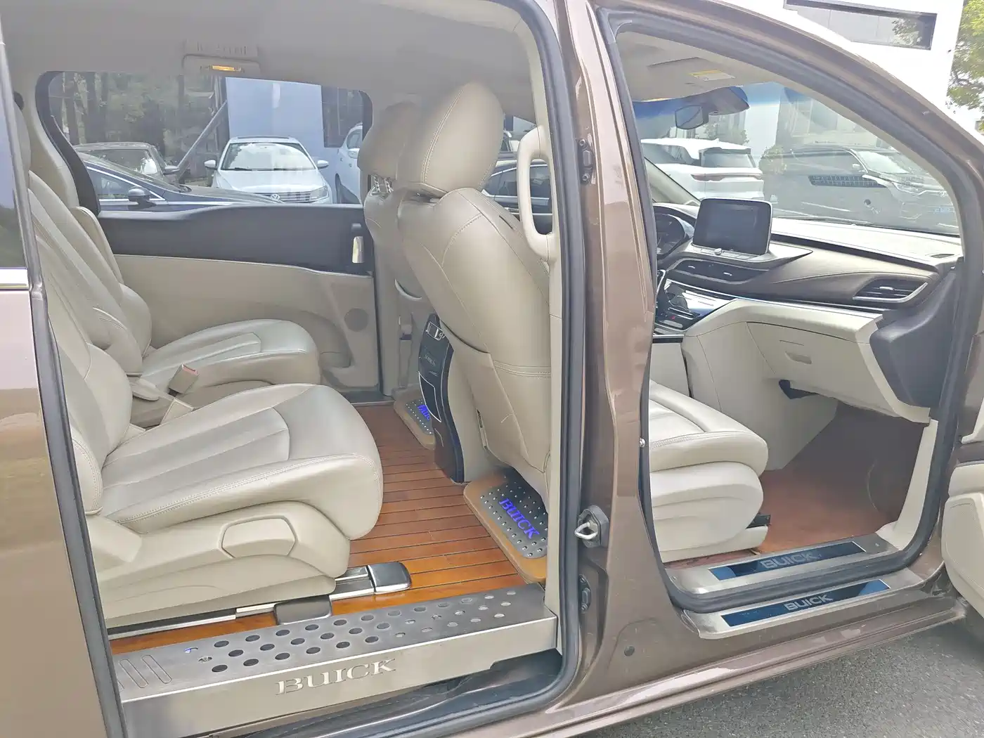 Buick GL8 2021 Land Business Class 652T Comfort фото 13