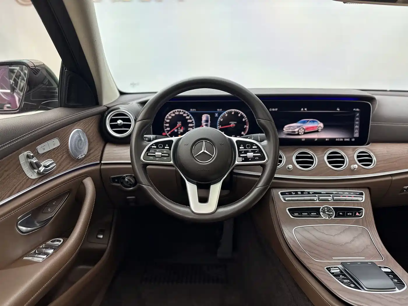 Mercedes-Benz E-Class 2020 E 300 L Luxury Model фото 11