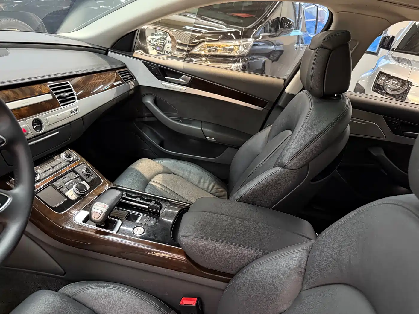 Audi A8 2016 A8L 45 TFSI quattro Comfort фото 8
