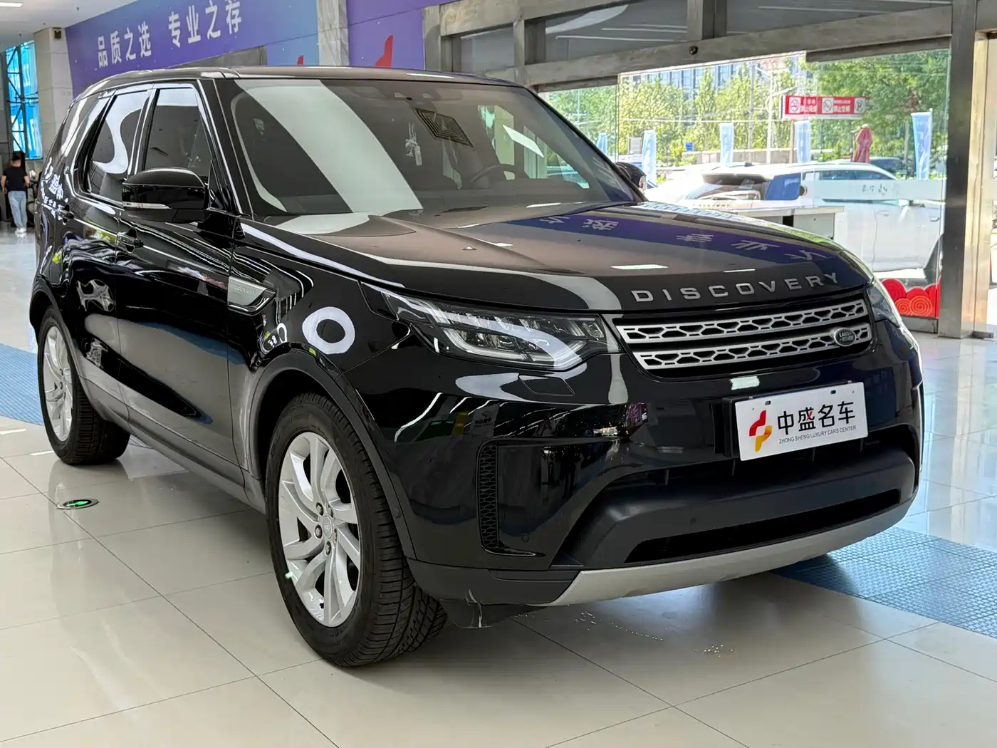 Land Rover Discovery 2018 3.0 SC V6 HSE фото 3
