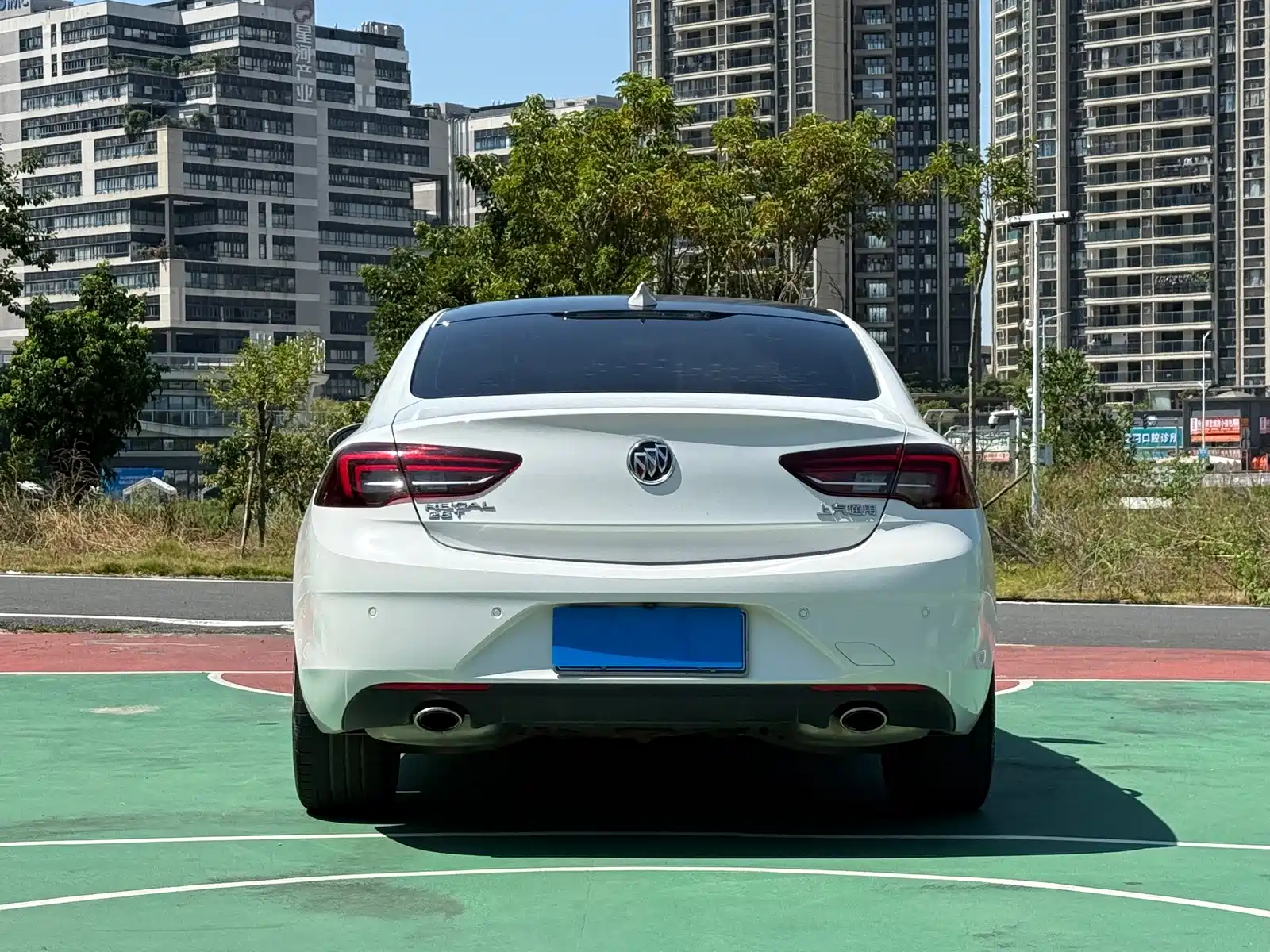 Photo 5 - Buick Regal