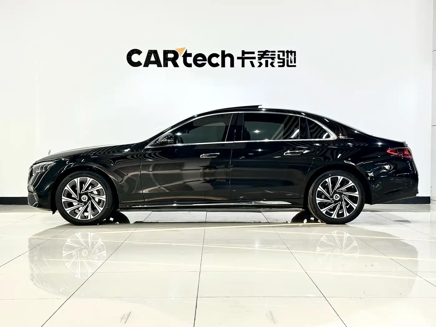 Mercedes-Benz E-Class 2024 Model E 300 L Luxury фото 6