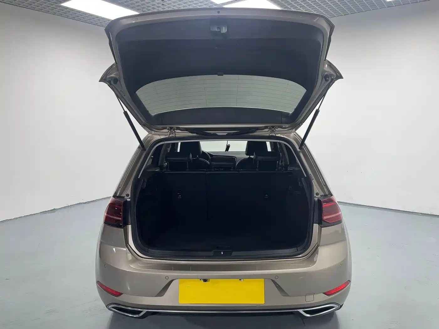 Volkswagen Golf 2018 230TSI Automatic Luxury фото 16