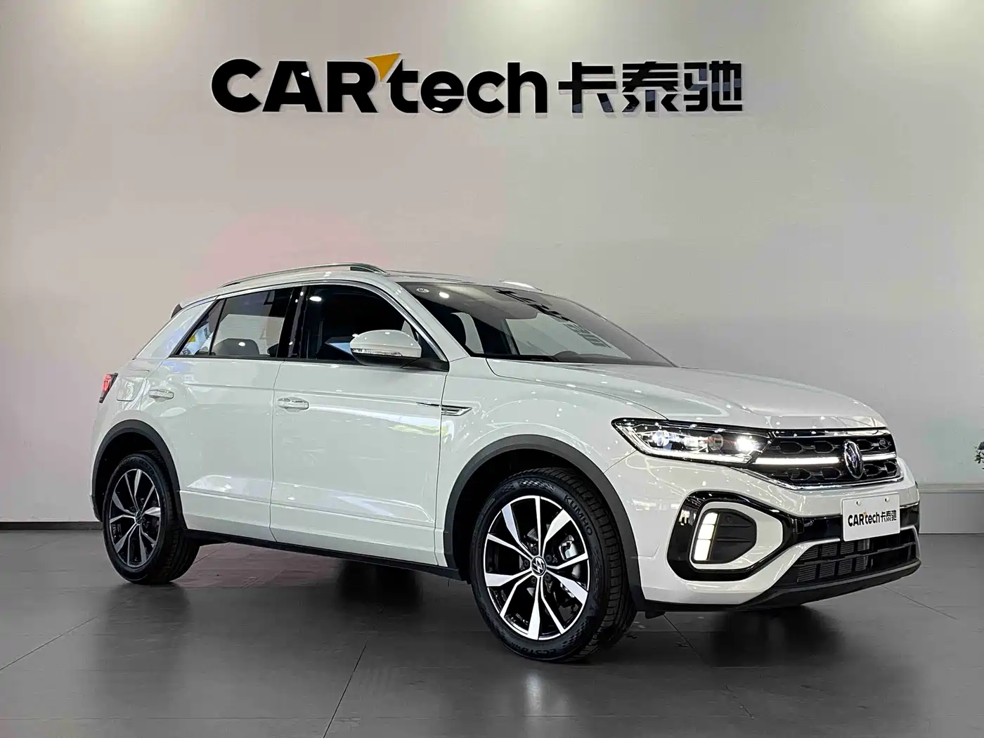 Volkswagen T-ROC 2025 Facelift 300TSI DSG 2WD Dawn Edition фото 3