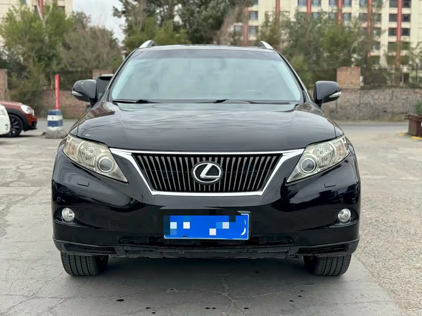 Photo 2 - Lexus RX Classic