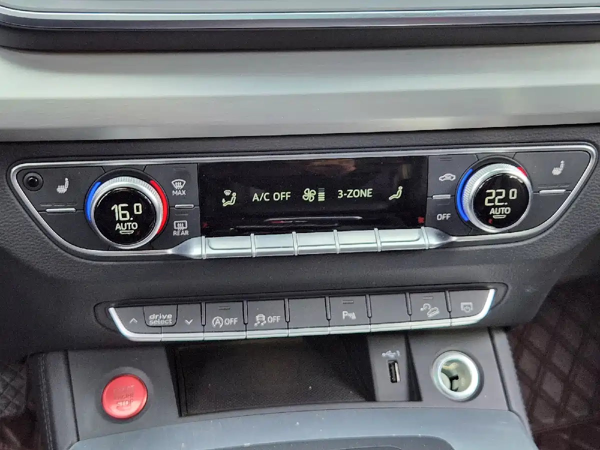Audi Q5L 2020 Facelift 40 TFSI Honor Fashion фото 12