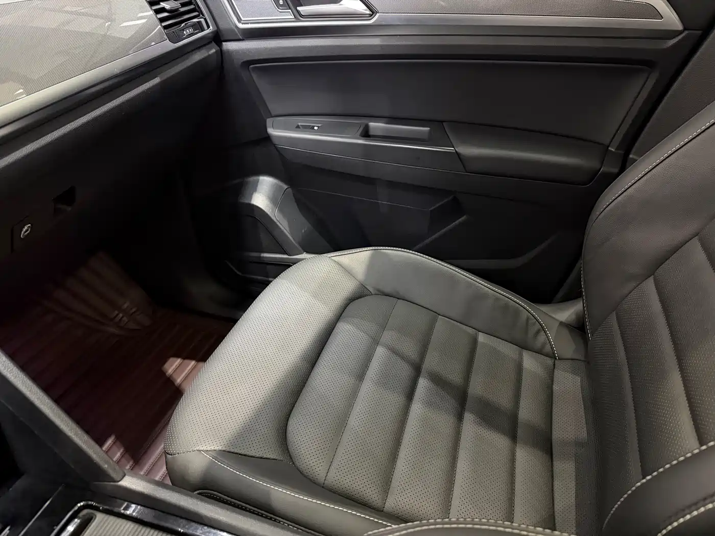Volkswagen Teramont 2020 380TSI 4WD Luxury Edition China VI фото 17