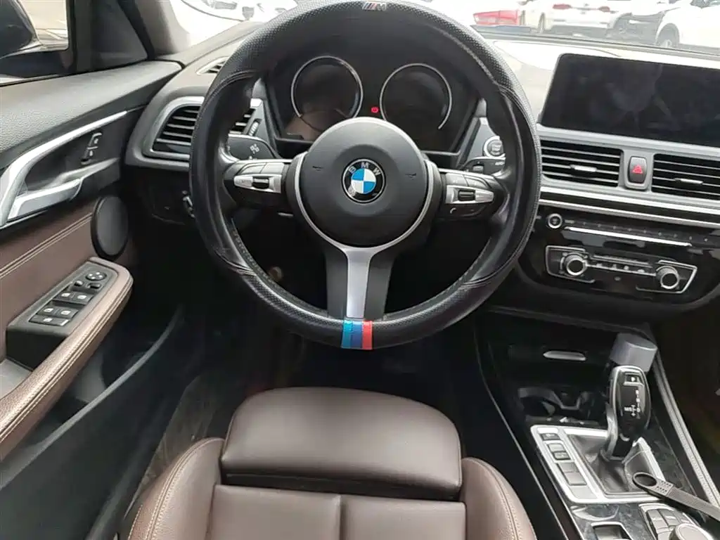 BMW 1 Series 2020 Model 120i M Sport Package фото 11