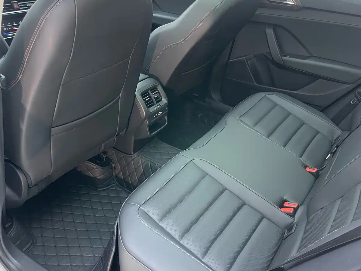 Volkswagen Tharu 2022 280TSI FWD Luxury Edition фото 21
