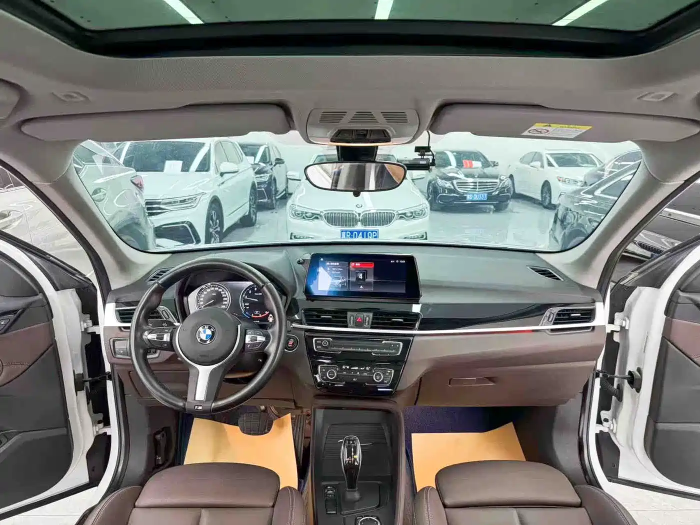 BMW X1 2022 sDrive25Li Leading фото 9