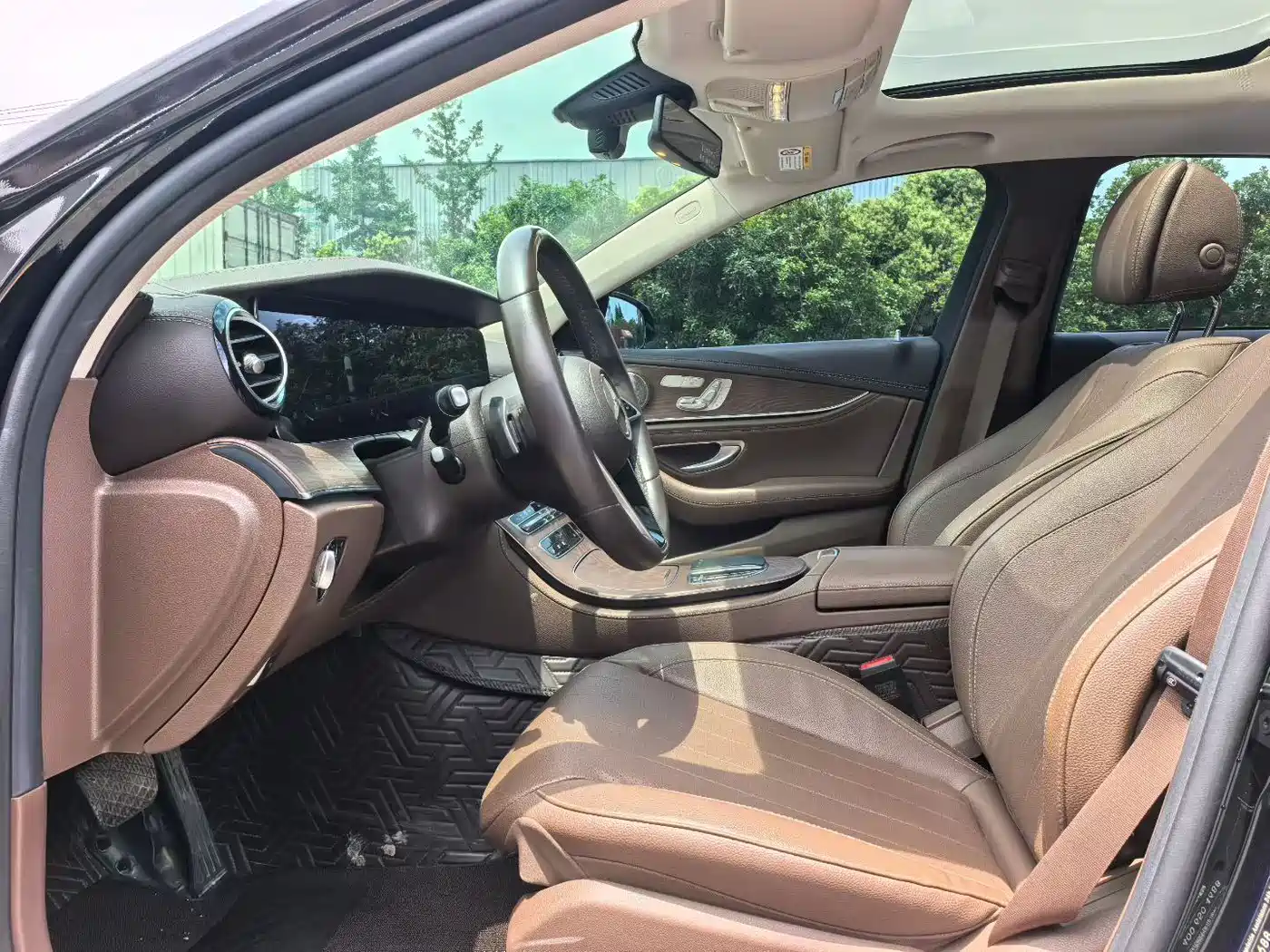 Mercedes-Benz E-Class 2023 E 300 L Luxury фото 3